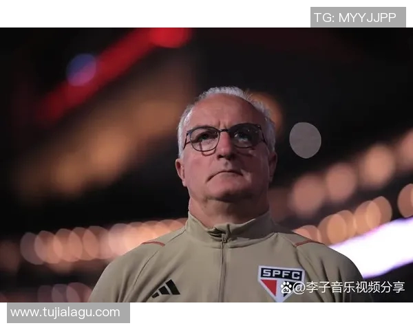 克罗斯的足球之路：从天才少年到世界级中场的传奇旅程