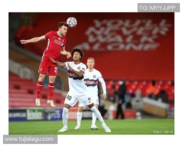 利物浦与利兹联激战成焦点双方进球精彩回顾与分析