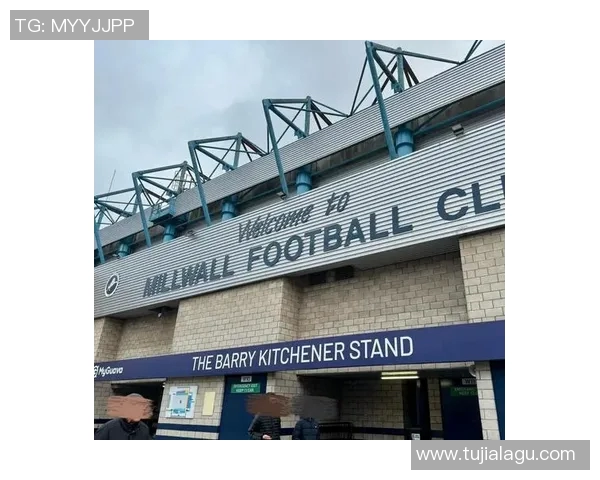 帕奎塔引领新潮流球场内外展现多面才华与无限潜力